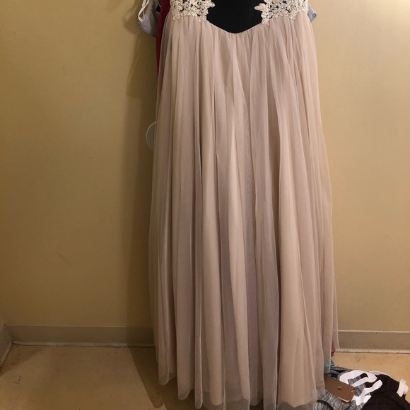 GOLD AND BLACK PROM DRESS - Picture 3 of 5